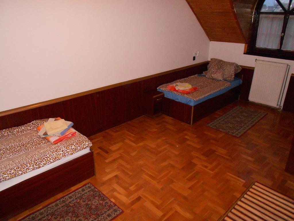 Bed and Breakfast Peregrino Panzio Budaörs Pokoj fotografie